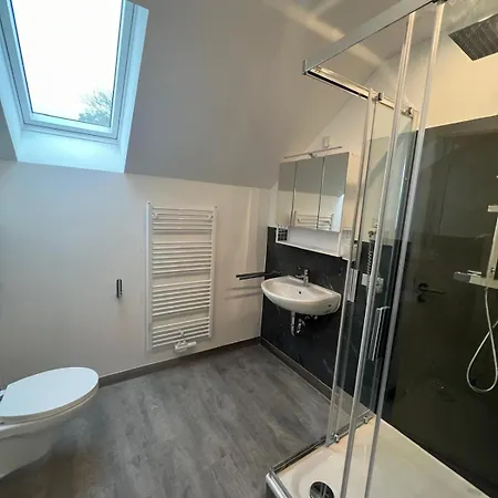 V7 Monteur Geraeumige 2 Schlafzimmer * Hanóver