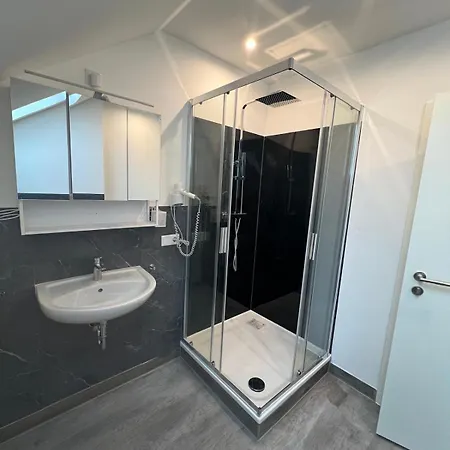 V7 Monteur Geraeumige 2 Schlafzimmer Hannover